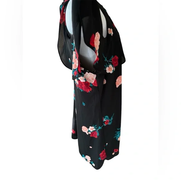 Cold shoulder dress - Picture 4 of 6